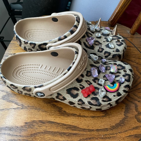 CROCS Leopard Print with Jibbitz included - Picture 5 of 5